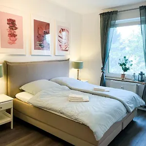 Fuer 3 Gaeste Messe- Und Citynah Apartment