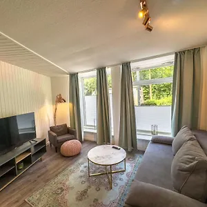 Schoene Fuer 4 Gaeste An Der Eilenriede Mit Kostenlosen Parkplaetzen Apartment